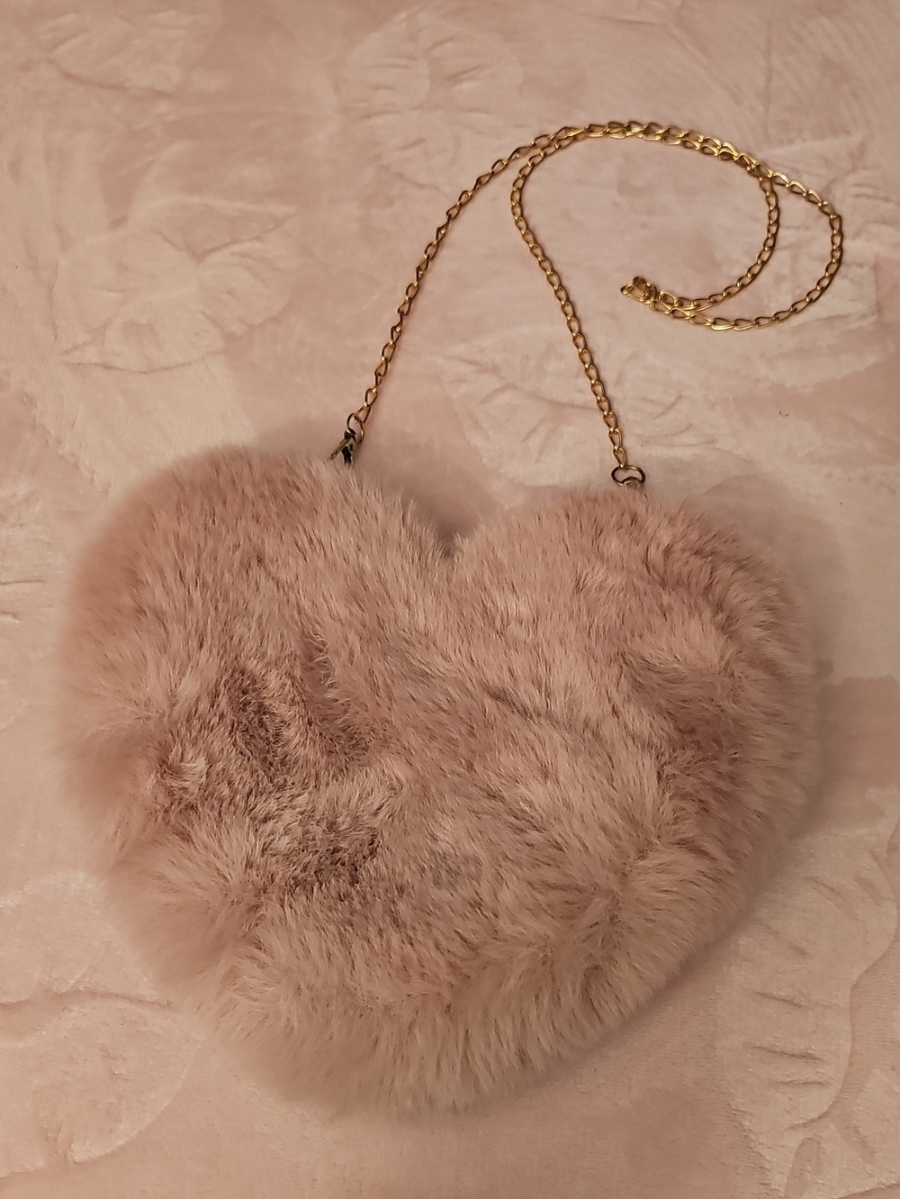 Source Unknown Blush Faux Fur Heart Crossbody with Gold Chain